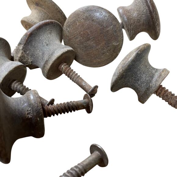 Vintage Set of 10 Wood Drawer / Door Pulls With Screws Working Condition - Picture 3 of 3